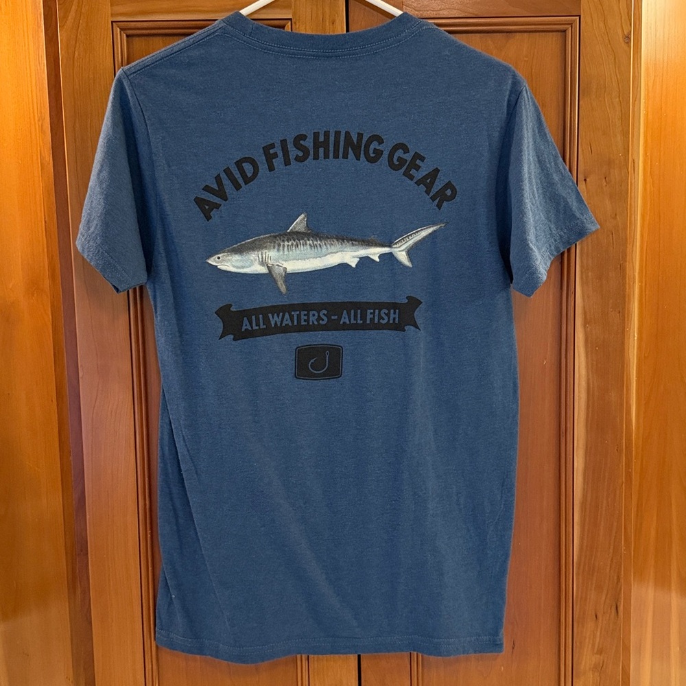 Avid Fishing Gear Men’s Tee Size Small
